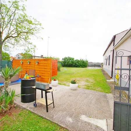 House Emily Vakantiehuis Loborika